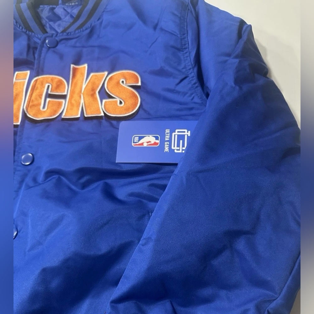 Knicks (New) Bomber Jacket size med - Picture 5 of 8